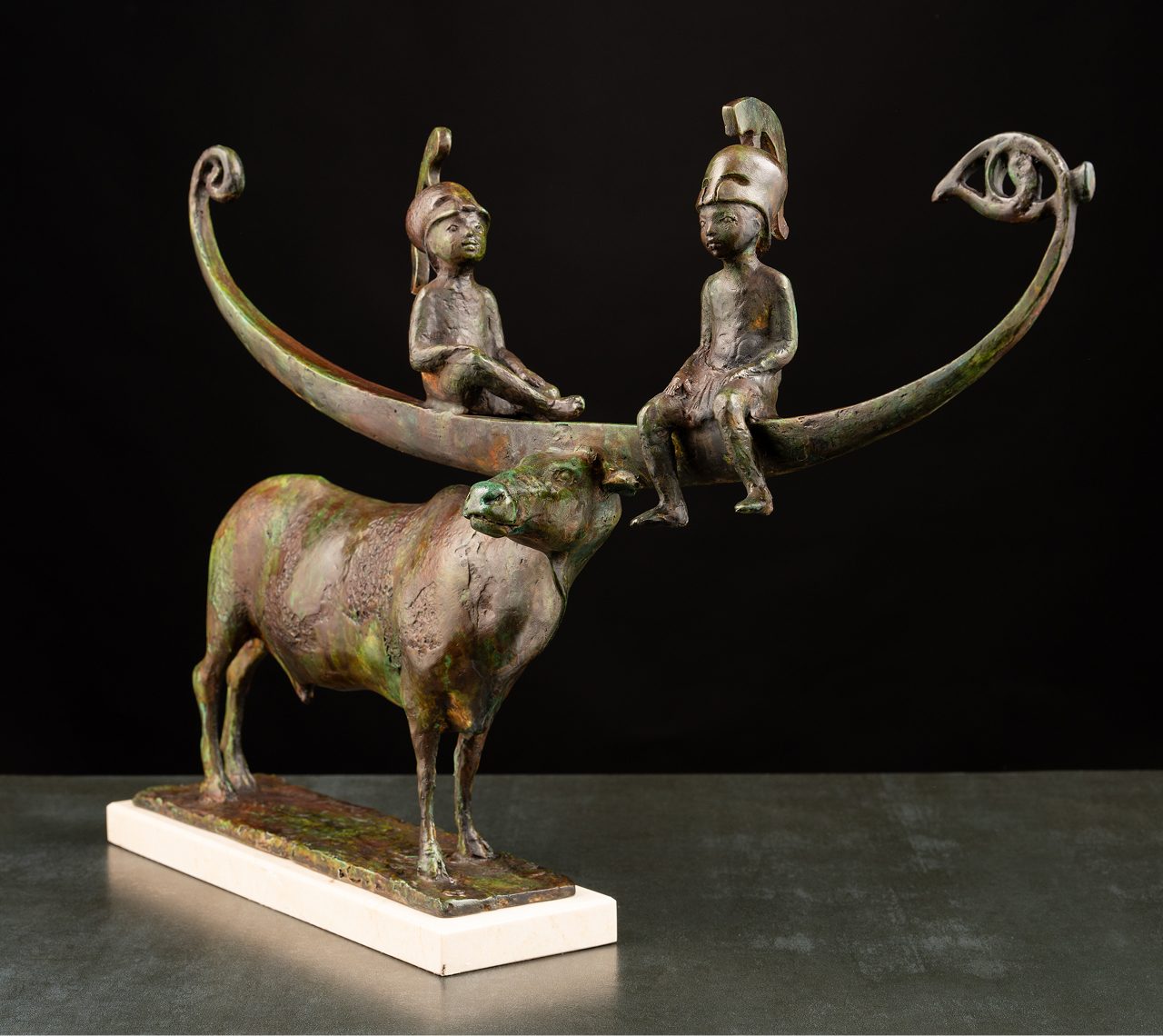 Скульптура «Аргонавты» — бронза, сталь, 2013. Автор — Сергей Оганов.