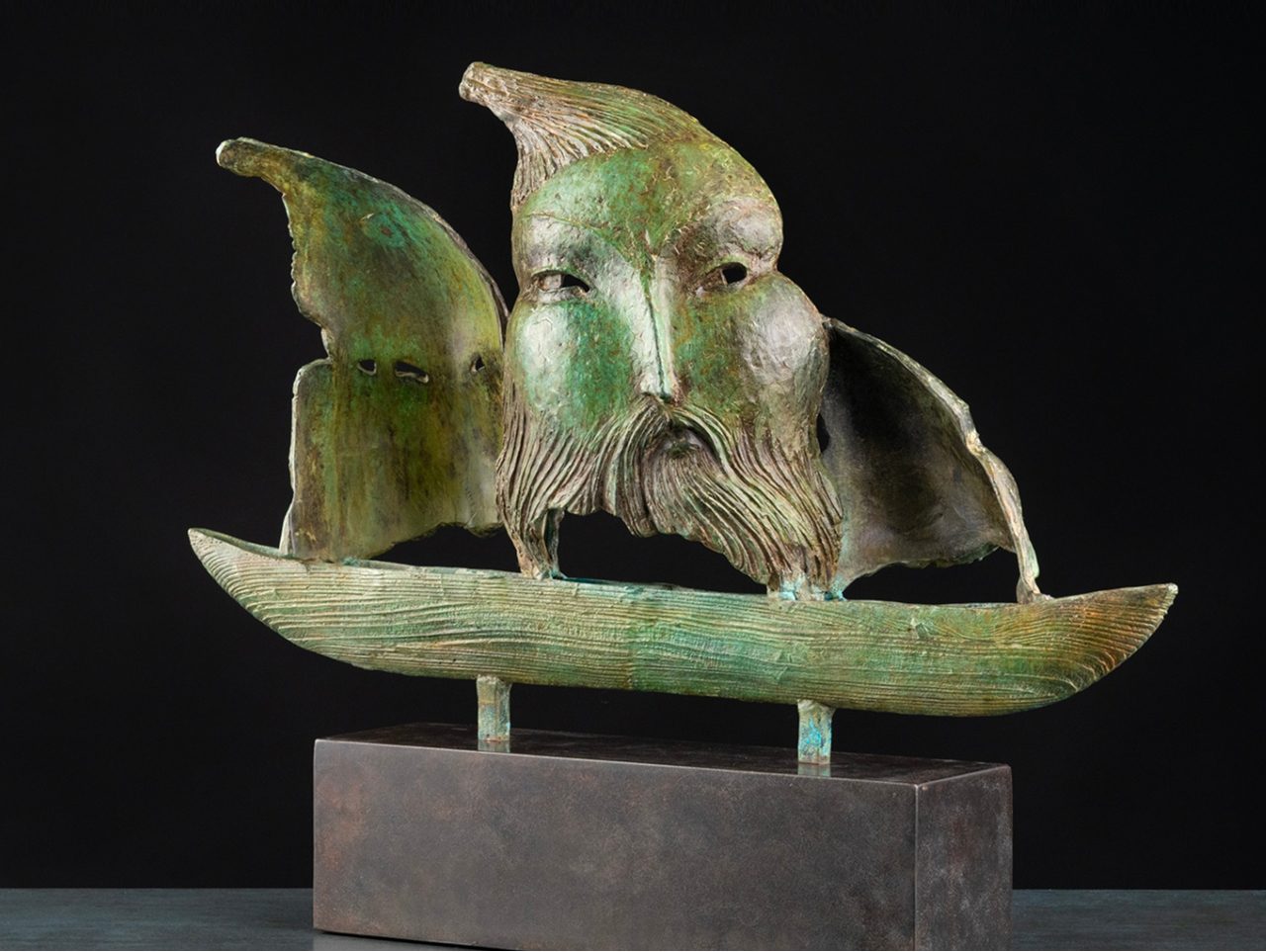Скульптура «Азиатский ветер» — бронза, сталь, 2010. Автор — Сергей Оганов.
