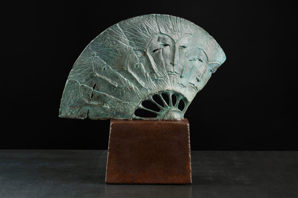 Sculpture “Fan”, bronze, steel // 14.2 w x 13.8 h x 6.3 d in // 2019. Artist — Sergei Oganov.