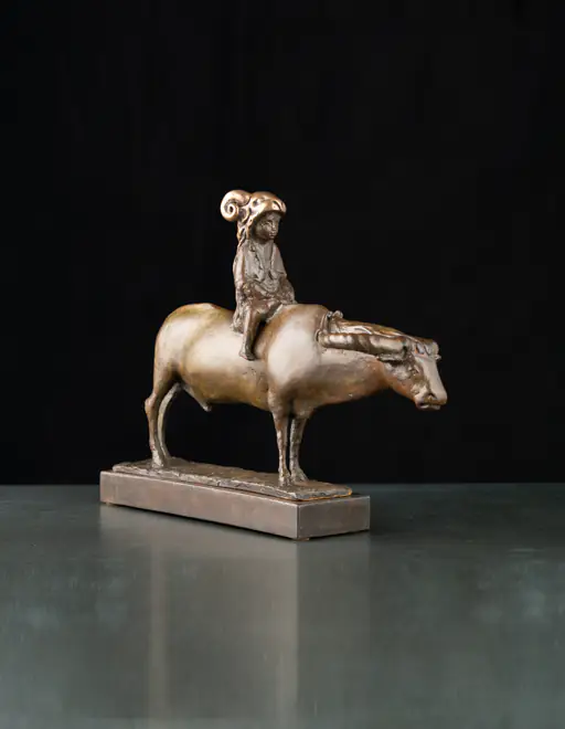 Skulptur „Goldenes Vlies, Exemplar 1/5“, bronze, steel // 12.6 w x 17.3 h x 4.3 d in // 2013. Künstler — Sergei Oganov.