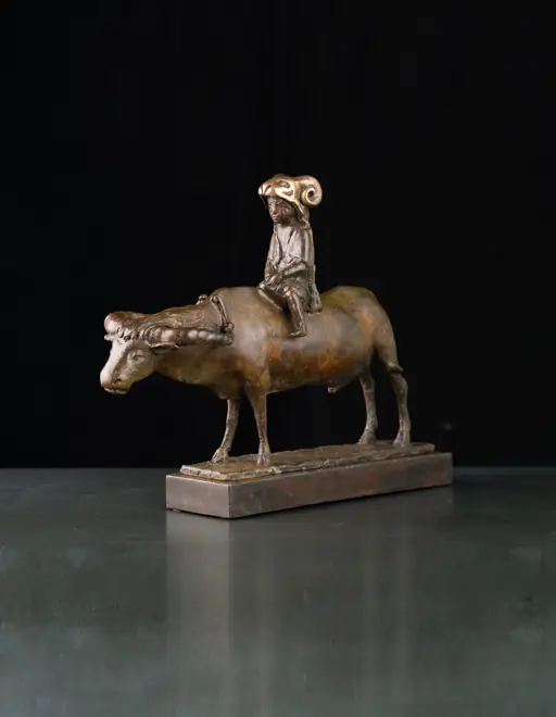 Skulptur „Goldenes Vlies, Exemplar 1/5“, bronze, steel // 12.6 w x 17.3 h x 4.3 d in // 2013. Künstler — Sergei Oganov.