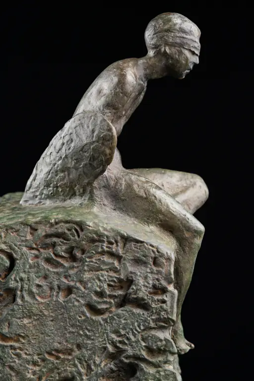 Sculpture “Icarus, edition 2/5”, bronze // 7.9 w x 11.8 h x 6.3 d in // 2025. Artist — Sergei Oganov.