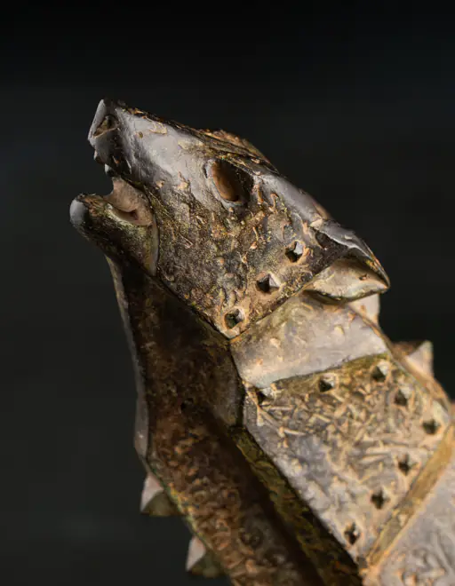 Skulptur „Eisenwolf, Exemplar 4/5“, bronze, stahl // 12.6 w x 13 h x 5.1 d in // 2014. Künstler — Sergei Oganov.