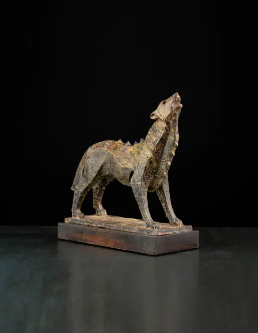 Skulptur „Eisenwolf, Exemplar 4/5“, bronze, stahl // 12.6 w x 13 h x 5.1 d in // 2014. Künstler — Sergei Oganov.
