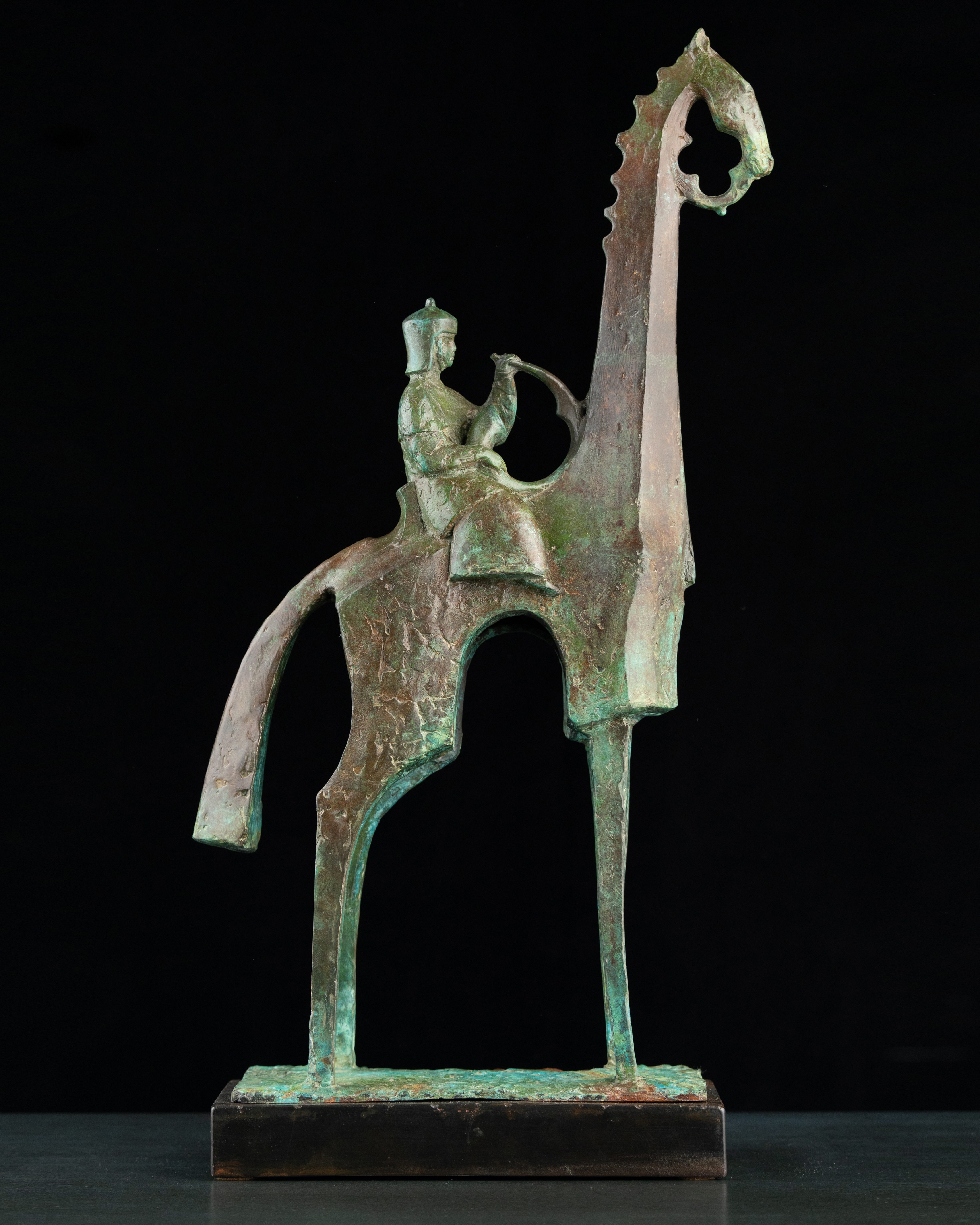 Скульптура «Путь короля» — бронза, сталь, 2014. Автор — Сергей Оганов.